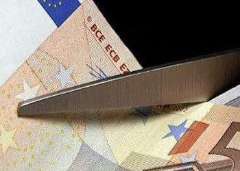 Πιο μικρές συντάξεις, πιο πολλοί πλειστηριασμοί