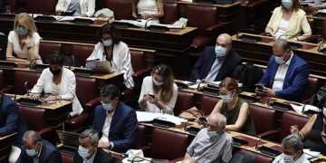 Εφοπλιστές, τραπεζικά στελέχη, Α.Ε, εκκλησία: Φοροαπαλλαγές για όλους