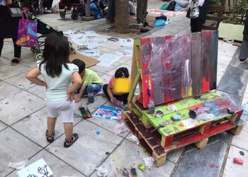 Στα παγκάκια της πλατείας Βικτωρίας αναμετριούνται αξίες