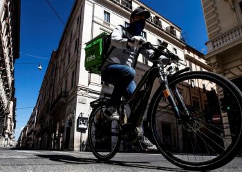 Ιταλία: Ντελιβεράδες στον «αέρα» με ακροδεξιά σφραγίδα