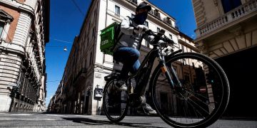 Ιταλία: Ντελιβεράδες στον «αέρα» με ακροδεξιά σφραγίδα