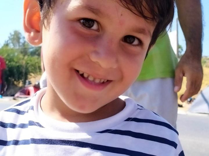 Λέσβος: Οι ορατοί-αόρατοι – Οδοιπορικό στον καταυλισμό που γέννησε η φωτιά στη Μόρια (photos+video)