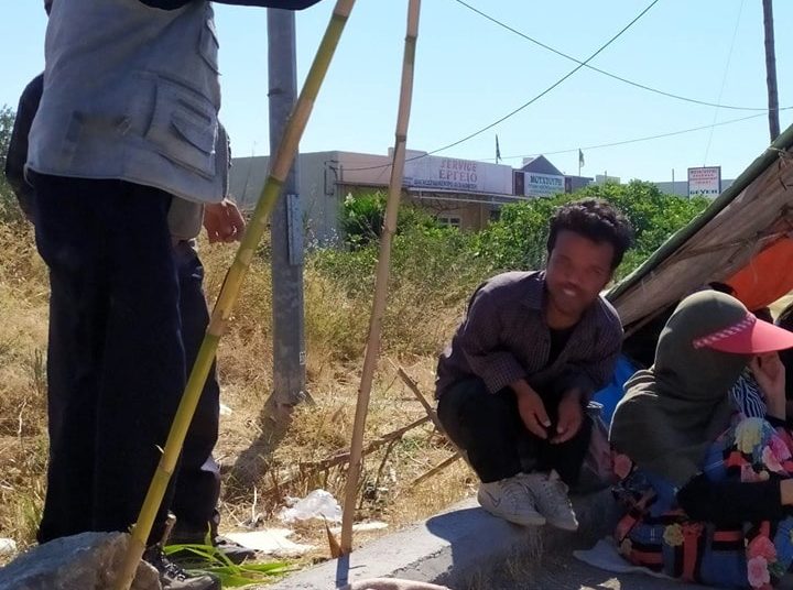 Λέσβος: Οι ορατοί-αόρατοι – Οδοιπορικό στον καταυλισμό που γέννησε η φωτιά στη Μόρια (photos+video)