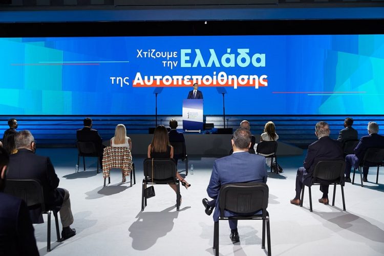 Μητσοτάκης στη ΔΕΘ: Όλα για τα όπλα, για την υγεία τίποτα