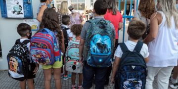 Άνοιγμα σχολείων: Κρύβουν τις εγκληματικές ελλείψεις πίσω από τις μάσκες