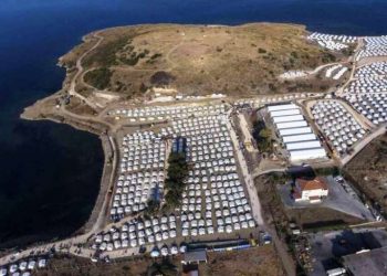 Προσφυγικό: Επικίνδυνο «παζάρι» κυβέρνησης-ακροδεξιών