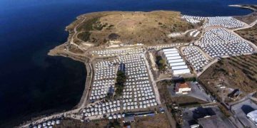 Προσφυγικό: Επικίνδυνο «παζάρι» κυβέρνησης-ακροδεξιών