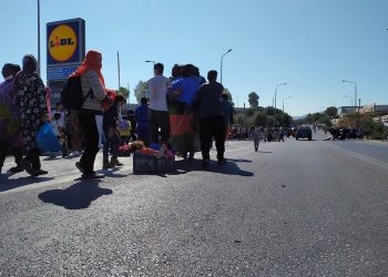 Λέσβος: Οι ορατοί-αόρατοι – Οδοιπορικό στον καταυλισμό που γέννησε η φωτιά στη Μόρια (photos+video)