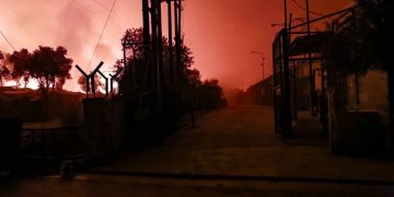 Η απελπισία και η δολοφονία της ελπίδας έκαψαν τη Μόρια