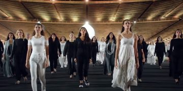 «Ελλάδα 2021»: Χοροί και μύθοι καλά κρατούν