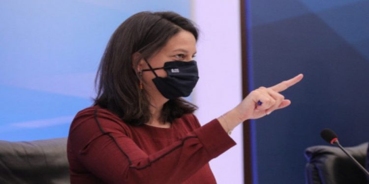 Η Κεραμέως θέλει τους εκπαιδευτικούς όργανα καταστολής!