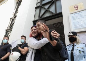 Eλεύθεροι οι 8 μαθητές, παραμένουν οι στημένες κατηγορίες (Photos/Video)