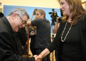 Φασιστικό βέλος, «δημοκρατικό τόξο» και η βολική θεωρία «των άκρων»