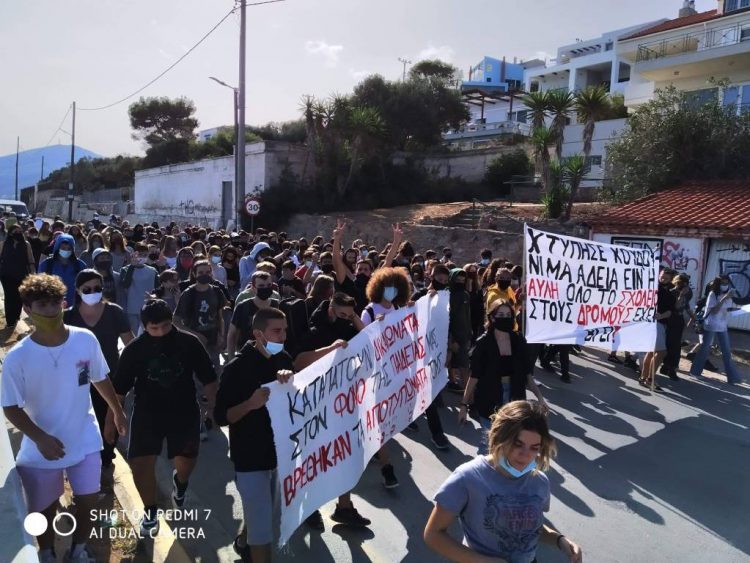 Μαζική διαδήλωση μαθητών, εκπαιδευτικών, γονιών στο Μαρκόπουλο (Photos)