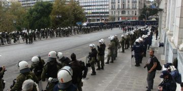 Με χουντικές ρυθμίσεις κατά του Πολυτεχνείου!