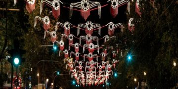 Αντικαπιταλιστική Ανατροπή στην Αθήνα: Η μπίζνα με τον στολισμό της πόλης συνεχίζεται