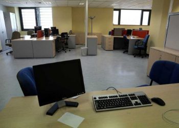 Core: Απλήρωτοι μισθοί και υπερωρίες