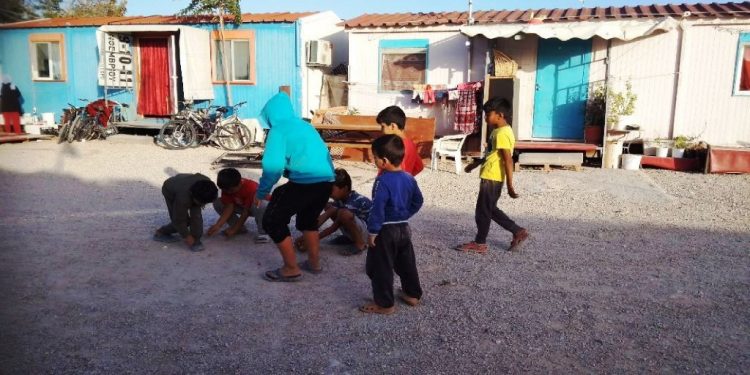 Οι πλημμυροπαθείς της Καρδίτσας αλληλέγγυοι στους πρόσφυγες του Ελαιώνα