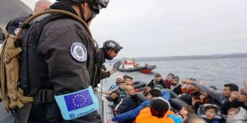 Επαναπροωθήσεις στο Αιγαίο: Η ένοχη ΕΕ ζητά… ελέγχους!