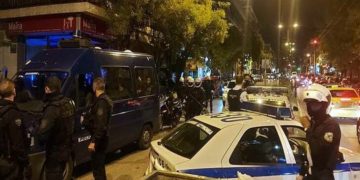 Γαλάτσι: Τα ΜΑΤ χτυπούσαν και μέσα στην καφετέρια