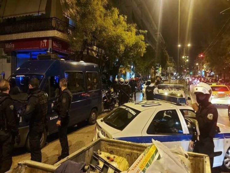 Γαλάτσι: Τα ΜΑΤ χτυπούσαν και μέσα στην καφετέρια