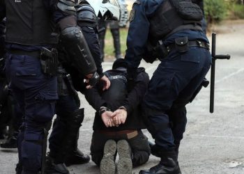 Εισβολή της ΕΛΑΣ στο Πολυτεχνείο – Δεκάδες προσαγωγές (Video)