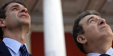 Η κυβέρνηση σε γραμμή  «αποφασίζομεν και διατάσσομεν»