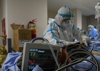 Συνολική και χωρίς παζάρια επίταξη των ιδιωτικών κλινικών!