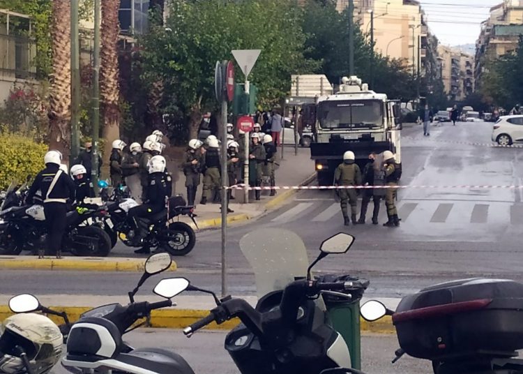 17 Νοέμβρη: Δυναμικές κινητοποιήσεις, όργιο καταστολής (συνεχής ενημέρωση)