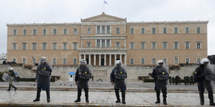 Η κατάσταση εξαίρεσης των ελευθεριών γίνεται μόνιμη