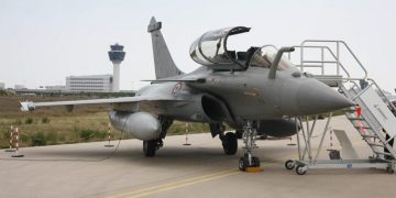 Επενδύσεις σε κανόνια, αντί για φάρμακα