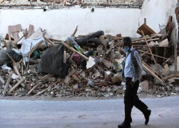 Σεισμός Σάμου: Δεκάδες νεκροί και τεράστιες καταστροφές σε Ελλάδα και Τουρκία