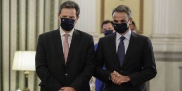 Σενάρια ανασχηματισμού: Ώθηση στους αρίστους του νεοφιλελευθερισμού