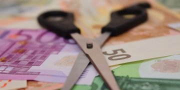 Σχέδιο «πάρ’ τα όλα» για το κεφάλαιο