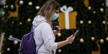 Click away και θέατρο του παραλόγου…