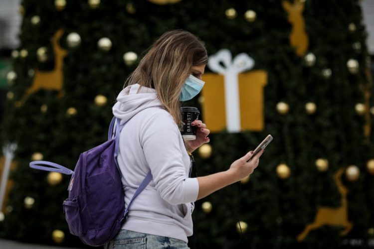 Click away και θέατρο του παραλόγου…