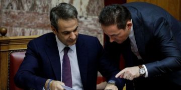 «Σιδερένια φτέρνα» κυβέρνησης  και αφεντικών στα ΜΜΕ