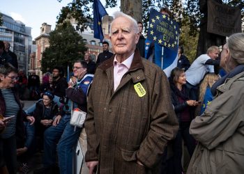 Tζον Λε Καρέ: «Έφυγε» ο πρύτανης του κατασκοπευτικού μυθιστορήματος