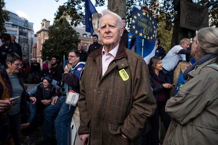 Tζον Λε Καρέ: «Έφυγε» ο πρύτανης του κατασκοπευτικού μυθιστορήματος