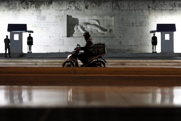 Το «ιδιωτικό  επιχειρείν»… βάλτωσε στην πανδημία