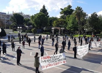 Η αστυνομική απαγόρευση έσπασε σε πολλές γειτονιές της Αθήνας