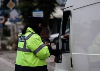 Δυτική Αττική: Ασύδοτες οι φάμπρικες, στη «μέγγενη» ο λαός