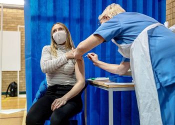 Εμβόλιο: Η ελπίδα και ο φόβος ως εργαλεία χειραγώγησης