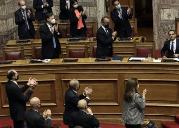 Φουλ αντιδραστική επίθεση, με καταλύτη τον φόβο