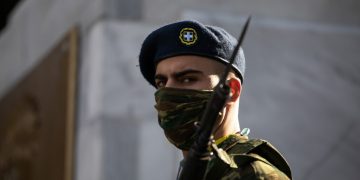 Πάρτε τώρα μέτρα για τους φαντάρους ή παραιτηθείτε!