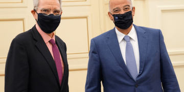 Η Αθήνα γλείφει τις πληγές της μετά το άδειασμα από την ΕΕ