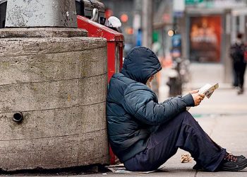 Πανδημία φτώχειας σαρώνει τον λαό