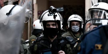 6 Δεκέμβρη: Όταν τα ΜΑΤ απαγορεύουν σε δημοσιογράφους να κάνουν τη δουλειά τους