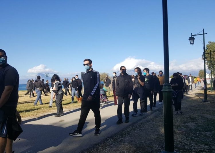 Πάτρα: Η απαγόρευση έσπασε στον δρόμο από εκατοντάδες διαδηλωτές