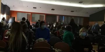 Μήνυμα αντίστασης μέσα από την Πέτρου Ράλλη (βίντεο)